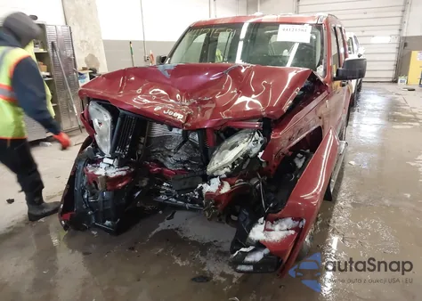 2008 Jeep Liberty Sport z USA, uszkodzony, nr VIN 1J8GN28K78W193363